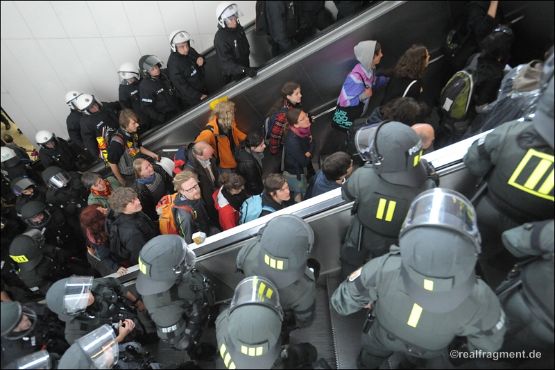 Blockupy Frankfurt: Blockade, Aktion, Demonstration Blockupy Frankfurt: Blockade, Aktion, Demonstration